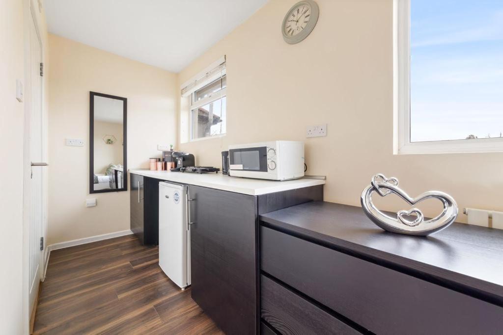 Isleworth Suites - Tw7 Exterior photo